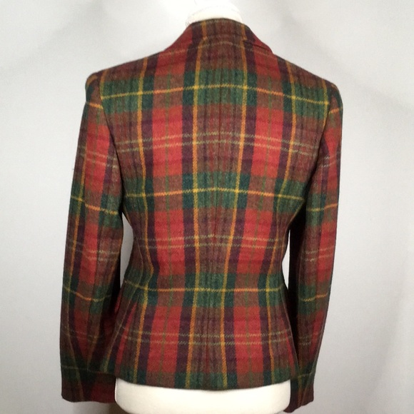 Blazer - Picture 4 of 4